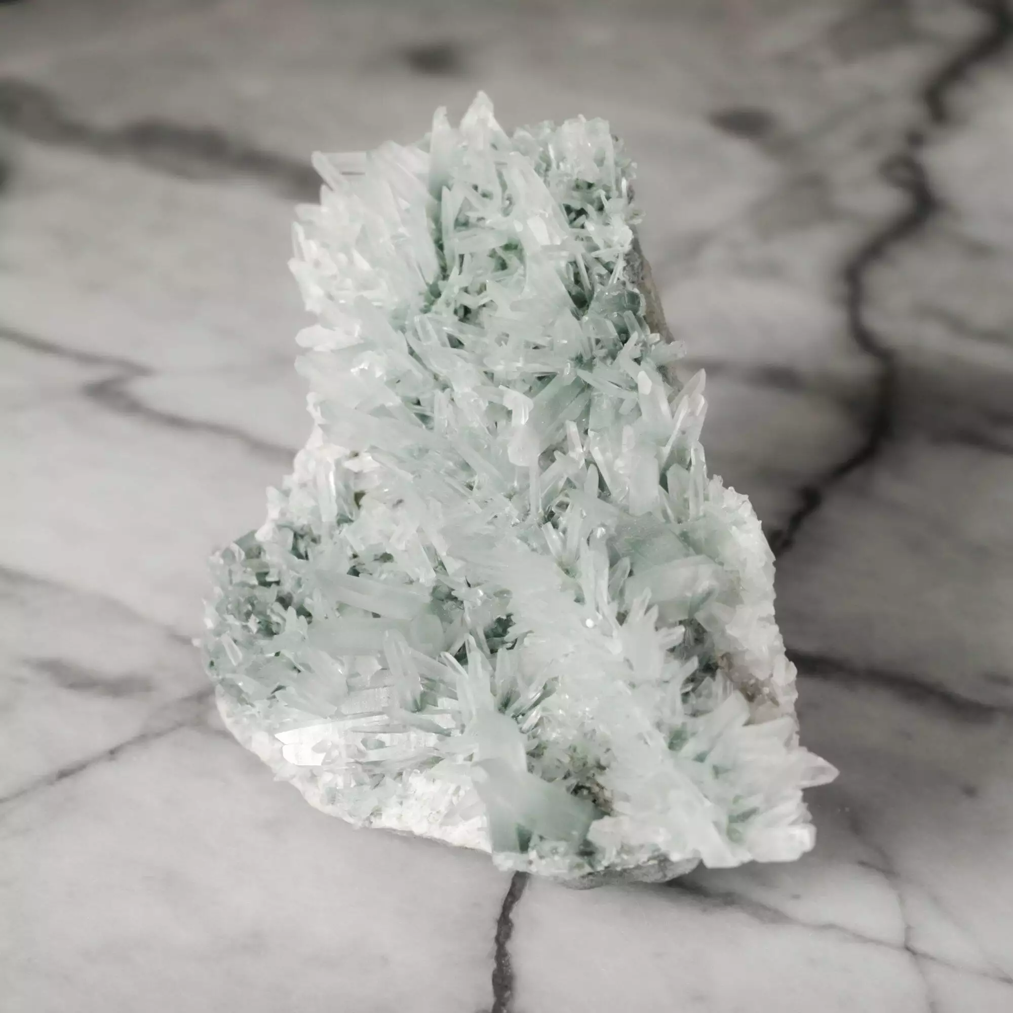 Water Clear Formation fully Covered in Green Chlorite - Image 4